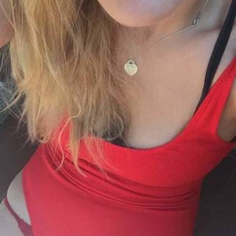Public Photo of DollysexyBlonde