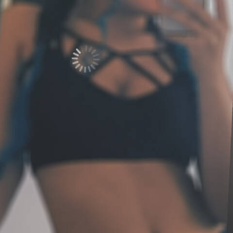 B L U
